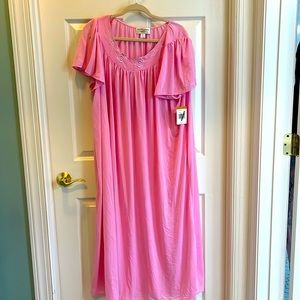 NWT full length nightgown by Miss Elaine, plus size 2X. Pink.